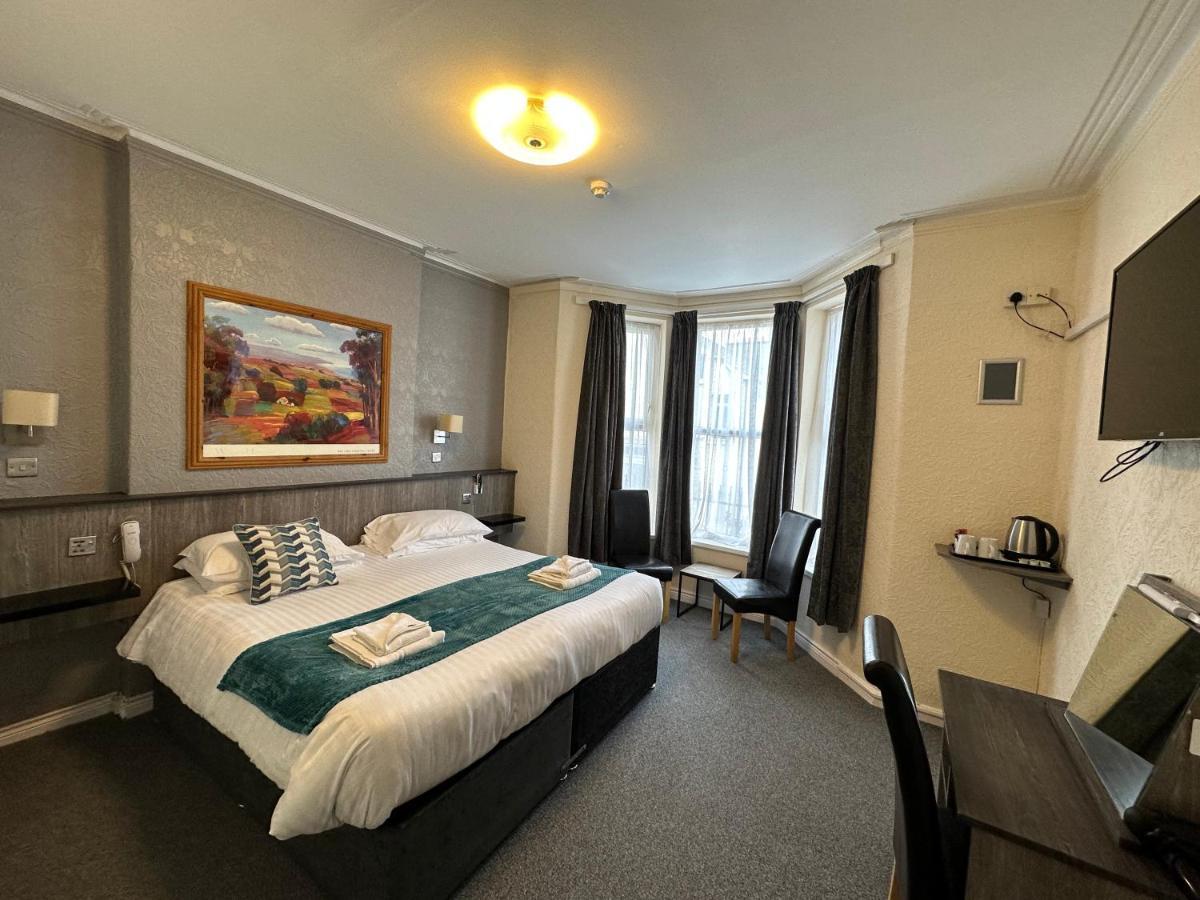 The Port Hotel Portrush Zewnętrze zdjęcie